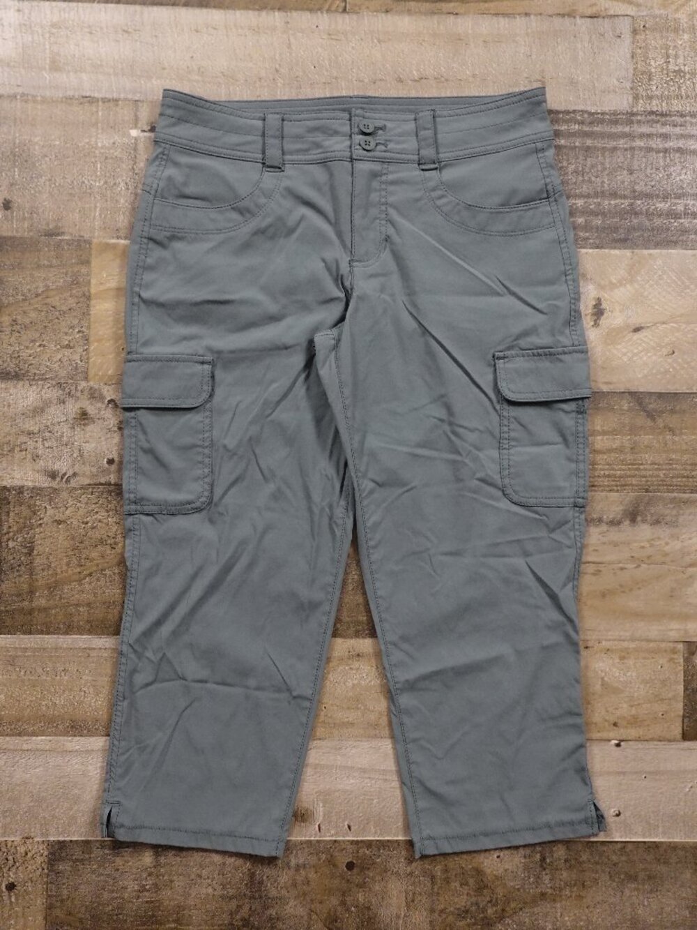 Eddie Bauer Cargo Capris Women’s Size 2 Muted Teal Outdoor Travel Hiking